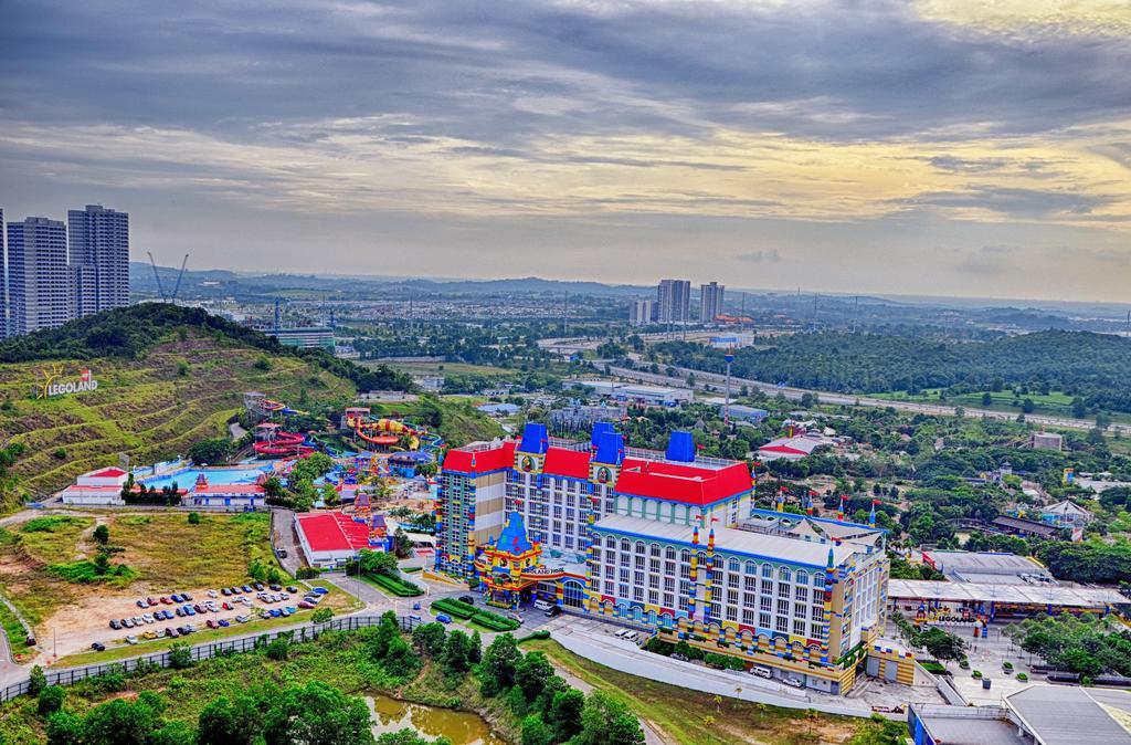 Holi Afiniti Themed Suites Nusajaya  Exterior photo
